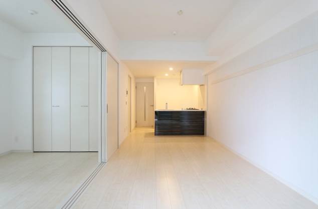 白を基調とした明るいリビングです