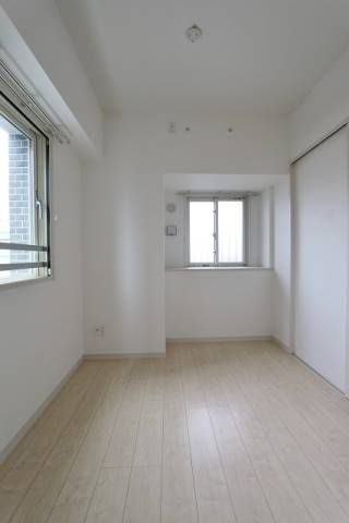 こちらは寝室にいかがでしょうか