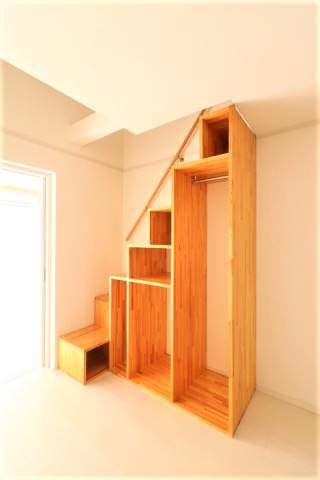 階段も収納スペースです