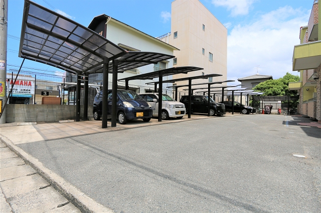 敷地内駐車場ございます