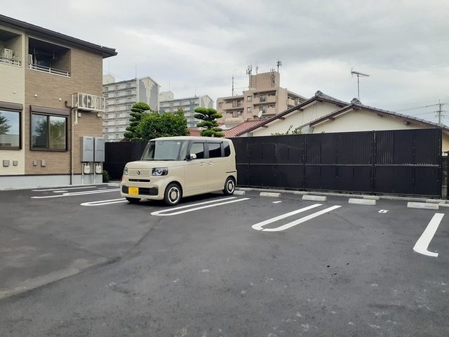 敷地内駐車場の空きもございます